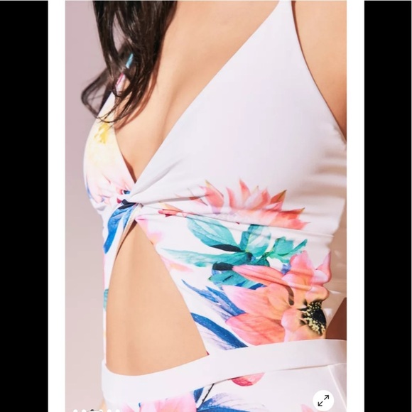 New 6 Shore Road Divine one piece white floral S - Picture 4 of 12
